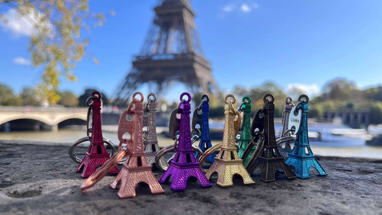 Set of 10 Eiffel Tower Keychains – Bulk Paris Souvenirs for Special events & Gifts